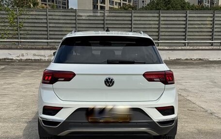 Volkswagen T-Roc I, 2022 год, 1 620 000 рублей, 5 фотография
