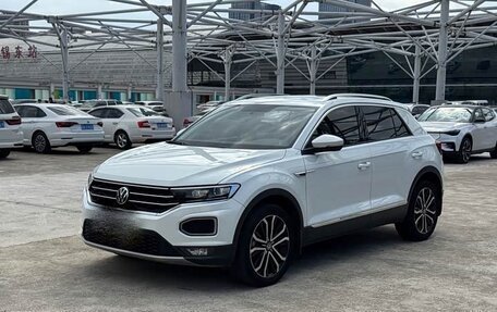 Volkswagen T-Roc I, 2022 год, 1 620 000 рублей, 3 фотография