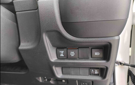 Toyota Sienta, 2022 год, 1 600 000 рублей, 11 фотография