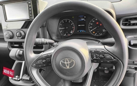 Toyota Sienta, 2022 год, 1 600 000 рублей, 12 фотография