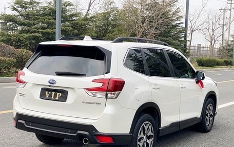 Subaru Forester, 2019 год, 2 360 000 рублей, 6 фотография