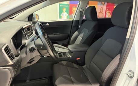 KIA Sportage IV рестайлинг, 2021 год, 2 599 000 рублей, 9 фотография