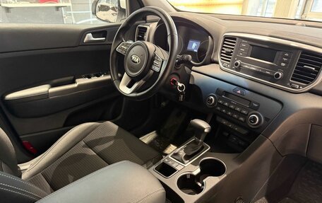 KIA Sportage IV рестайлинг, 2021 год, 2 599 000 рублей, 21 фотография