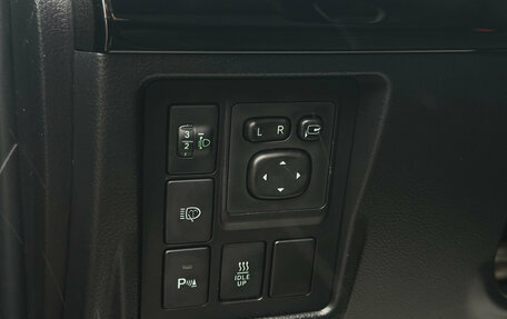 Toyota Land Cruiser Prado 150 рестайлинг 2, 2016 год, 4 245 000 рублей, 18 фотография