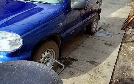 Chevrolet Niva I рестайлинг, 2005 год, 420 000 рублей, 4 фотография