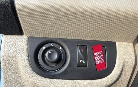 Renault Logan II, 2018 год, 800 000 рублей, 12 фотография