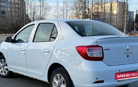 Renault Logan II, 2018 год, 800 000 рублей, 3 фотография