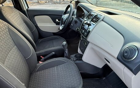 Renault Logan II, 2018 год, 800 000 рублей, 14 фотография