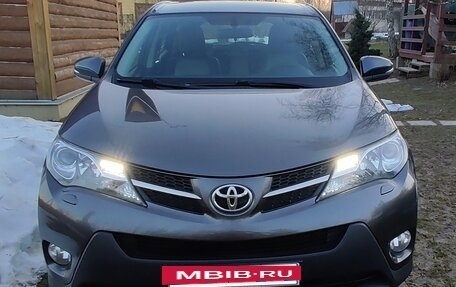 Toyota RAV4, 2013 год, 2 090 000 рублей, 2 фотография