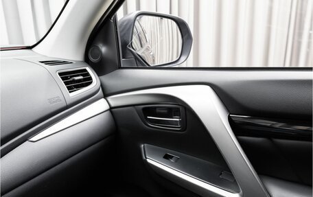 Mitsubishi Pajero Sport III рестайлинг, 2018 год, 3 199 000 рублей, 9 фотография