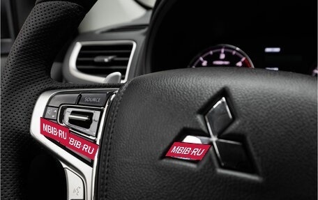 Mitsubishi Pajero Sport III рестайлинг, 2018 год, 3 199 000 рублей, 11 фотография