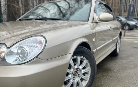 Hyundai Sonata IV рестайлинг, 2005 год, 438 000 рублей, 1 фотография