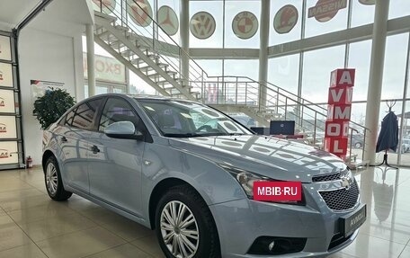 Chevrolet Cruze II, 2010 год, 899 000 рублей, 4 фотография