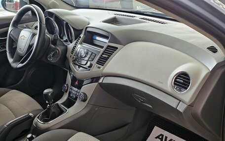 Chevrolet Cruze II, 2010 год, 899 000 рублей, 17 фотография