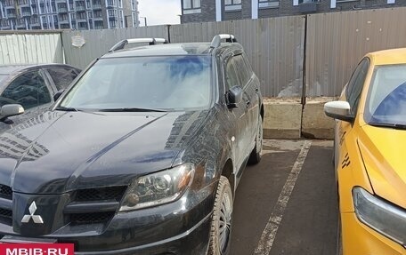 Mitsubishi Outlander III рестайлинг 3, 2004 год, 700 000 рублей, 2 фотография