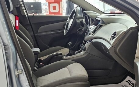 Chevrolet Cruze II, 2010 год, 899 000 рублей, 16 фотография