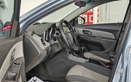 Chevrolet Cruze II, 2010 год, 899 000 рублей, 9 фотография
