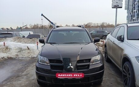 Mitsubishi Outlander III рестайлинг 3, 2004 год, 700 000 рублей, 14 фотография