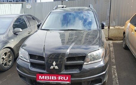 Mitsubishi Outlander III рестайлинг 3, 2004 год, 700 000 рублей, 4 фотография