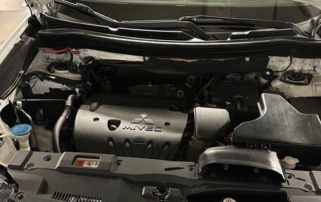 Mitsubishi Outlander III рестайлинг 3, 2015 год, 1 600 000 рублей, 8 фотография