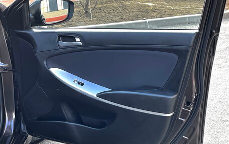 Hyundai Solaris II рестайлинг, 2015 год, 1 045 000 рублей, 29 фотография