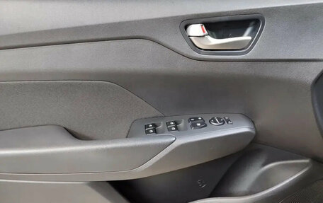 Hyundai Solaris II рестайлинг, 2019 год, 1 520 000 рублей, 14 фотография