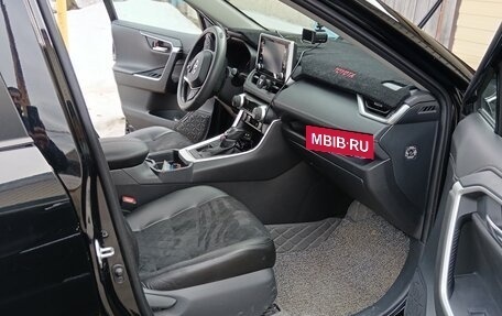 Toyota RAV4, 2021 год, 3 041 000 рублей, 8 фотография