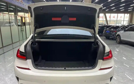 BMW 3 серия, 2022 год, 2 620 000 рублей, 15 фотография