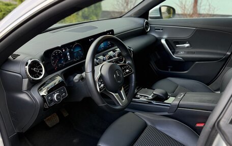 Mercedes-Benz CLA, 2022 год, 2 650 000 рублей, 13 фотография