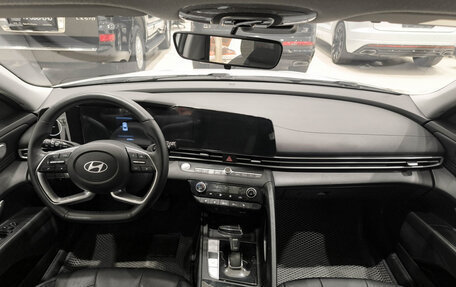 Hyundai Elantra, 2023 год, 1 875 000 рублей, 14 фотография