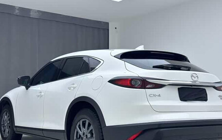 Mazda CX-4, 2023 год, 2 015 000 рублей, 4 фотография