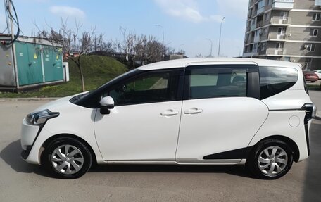 Toyota Sienta II, 2018 год, 1 200 000 рублей, 7 фотография
