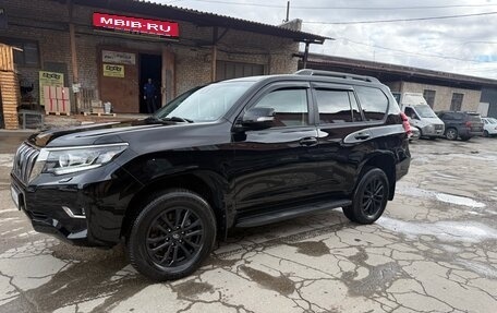 Toyota Land Cruiser Prado 150 рестайлинг 2, 2022 год, 6 950 000 рублей, 6 фотография