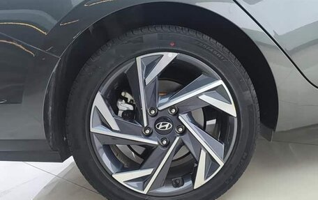 Hyundai Elantra, 2023 год, 1 620 000 рублей, 8 фотография