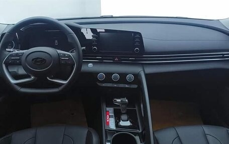 Hyundai Elantra, 2023 год, 1 620 000 рублей, 12 фотография