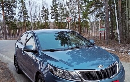 KIA Rio III рестайлинг, 2013 год, 1 100 000 рублей, 2 фотография