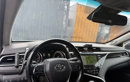 Toyota Camry, 2020 год, 2 500 000 рублей, 5 фотография