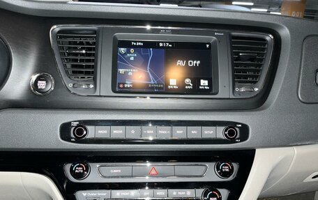 KIA Carnival III, 2019 год, 2 650 000 рублей, 9 фотография