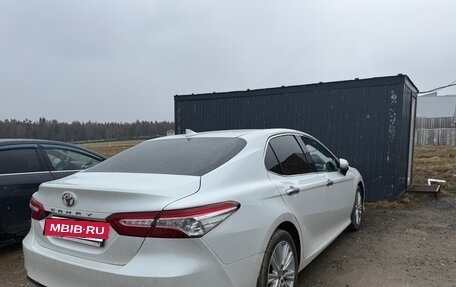 Toyota Camry, 2020 год, 2 500 000 рублей, 4 фотография