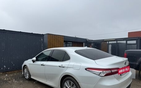 Toyota Camry, 2020 год, 2 500 000 рублей, 2 фотография
