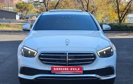 Mercedes-Benz E-Класс, 2021 год, 4 500 000 рублей, 1 фотография