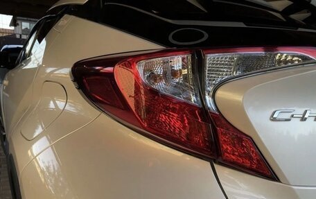 Toyota C-HR I рестайлинг, 2017 год, 2 150 000 рублей, 3 фотография