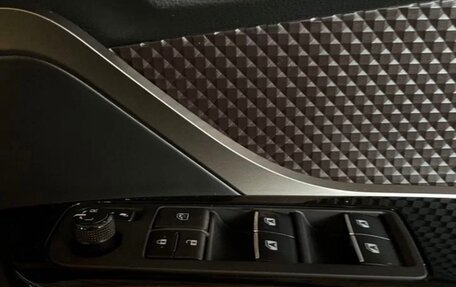 Toyota C-HR I рестайлинг, 2017 год, 2 150 000 рублей, 9 фотография