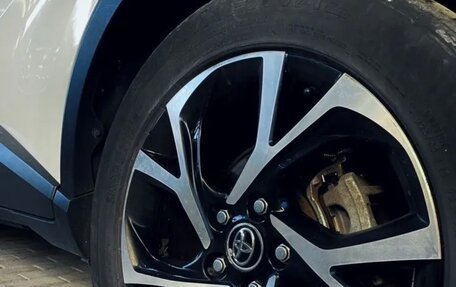 Toyota C-HR I рестайлинг, 2017 год, 2 150 000 рублей, 5 фотография