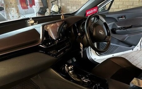 Toyota C-HR I рестайлинг, 2017 год, 2 150 000 рублей, 8 фотография