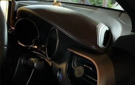 Toyota C-HR I рестайлинг, 2017 год, 2 150 000 рублей, 17 фотография