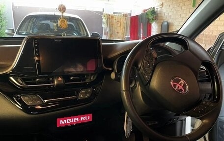 Toyota C-HR I рестайлинг, 2017 год, 2 150 000 рублей, 10 фотография