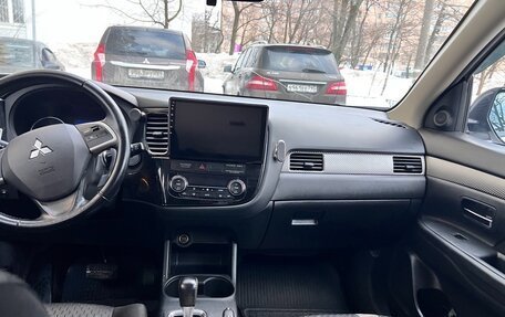 Mitsubishi Outlander III рестайлинг 3, 2013 год, 1 330 000 рублей, 7 фотография