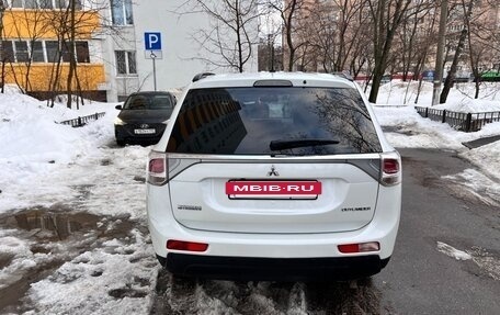 Mitsubishi Outlander III рестайлинг 3, 2013 год, 1 330 000 рублей, 4 фотография