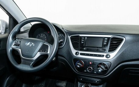 Hyundai Solaris II рестайлинг, 2018 год, 1 366 000 рублей, 13 фотография